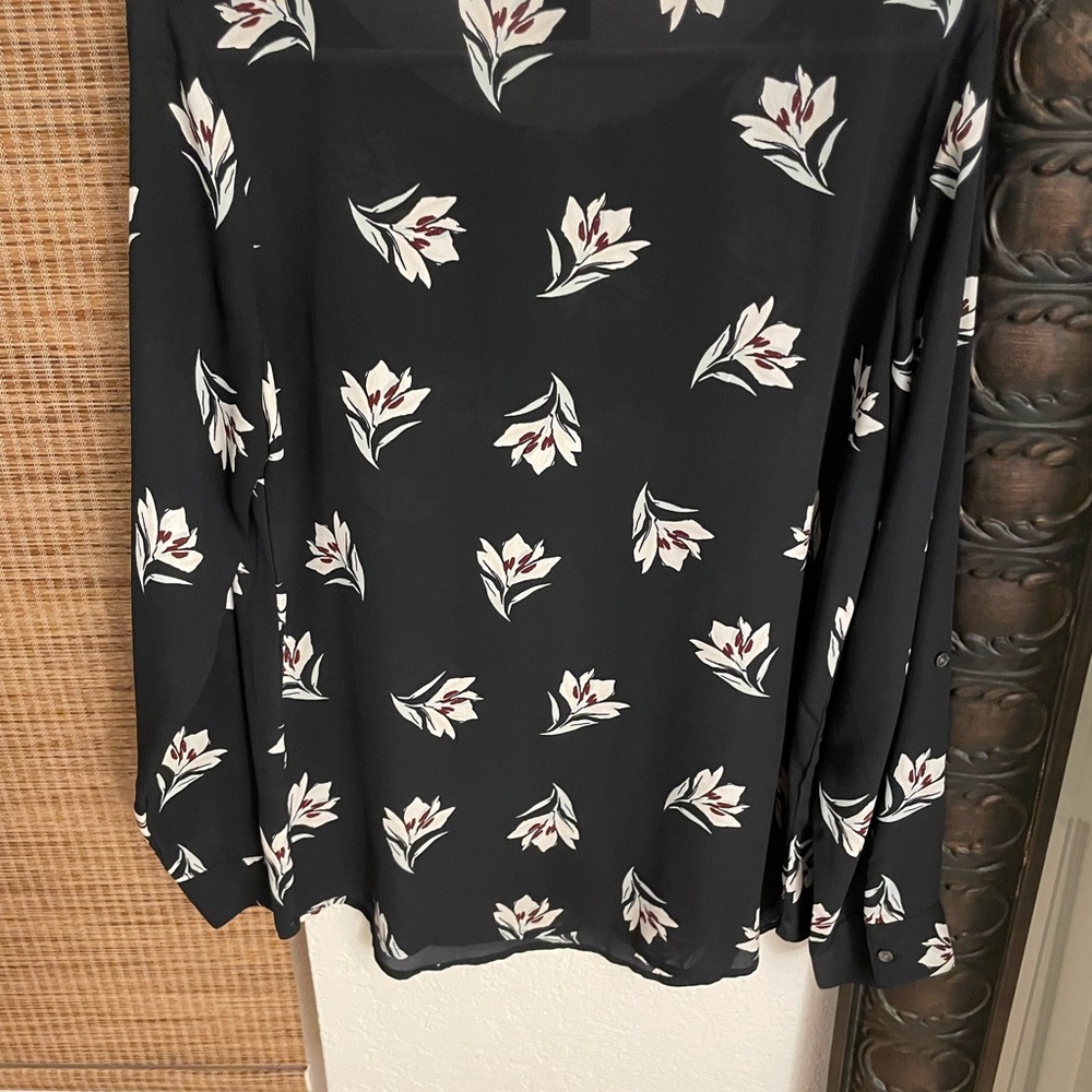 Ann Taylor Patterned Work Top - Picture 3 of 4